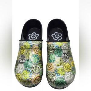 Sanita “Dansko” Clogs Hexagon Paisley Pattern Multi Colors Green Yellow Cream